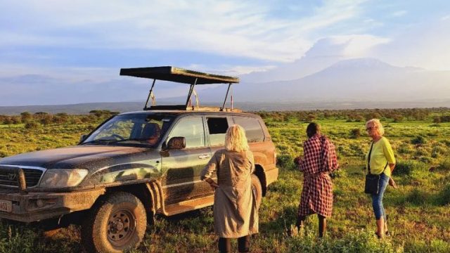 best-4×4-cars-for-uganda-safaris-and-tours-768×576-1